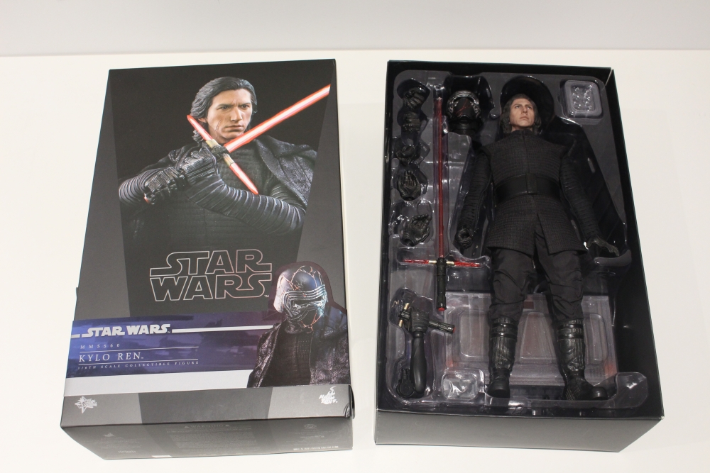 Hands on with Sideshow and Hot Toys' Kylo Ren Star Wars: The Rise