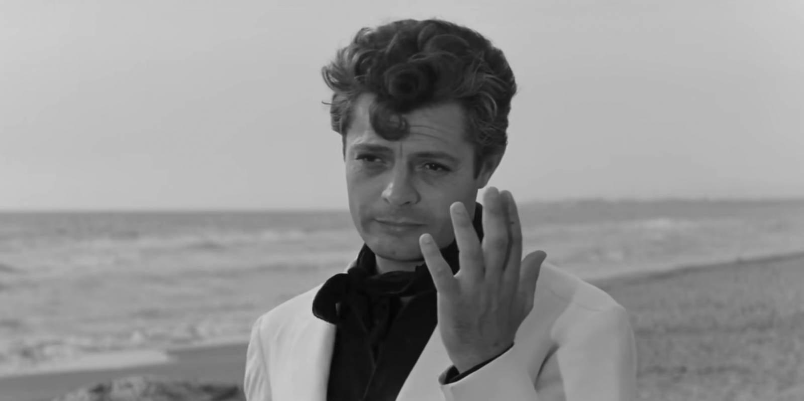 New trailer for Fellini #39 s La dolce vita back in cinemas 3 January