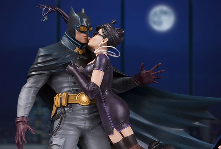 DC Bombshells Batman & Catwoman statue unveiled by DC Collectibles