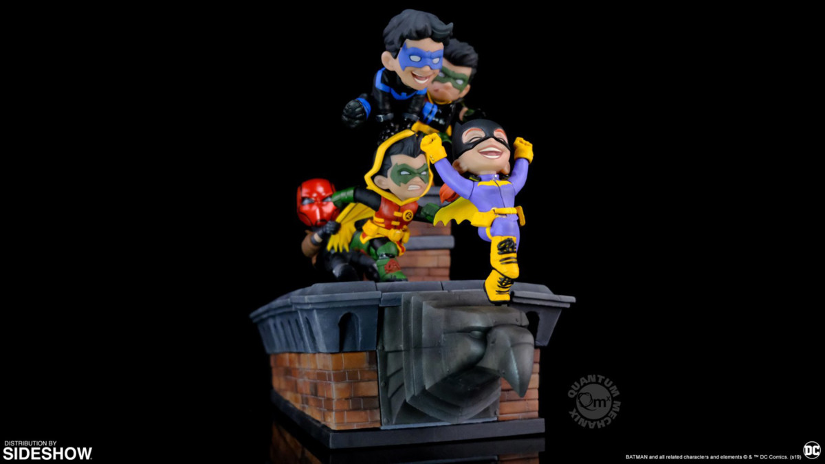 The Batman Family enjoys a Knight Out with new Q-Master collectible diorama